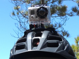 go-pro-helmkamera-mtb-mountainbike-montiert-auf-helm
